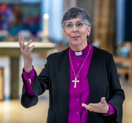 Bishop Guli in Cathedral