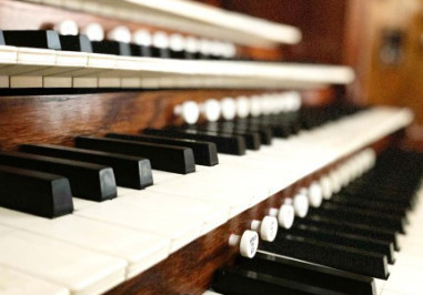 The keys on the Organ