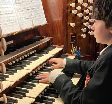 Brentwood students playing the Cathedral organ